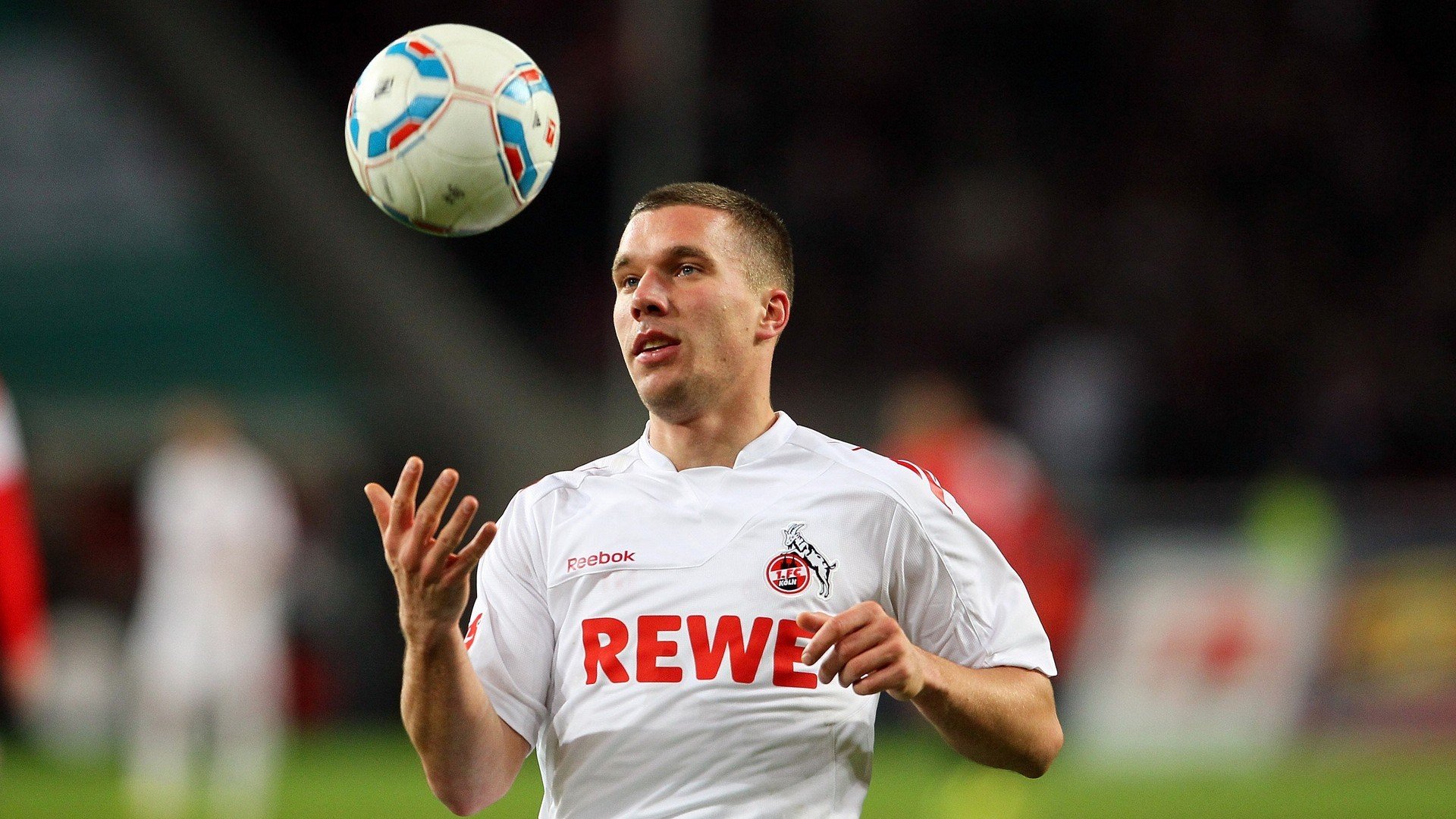 朝鲜女足卫冕之路坚定，2-0轻取巴西晋级决赛，朝鲜女足球