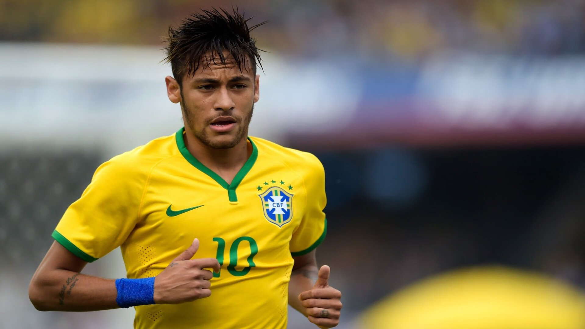 朝鲜女足卫冕之路坚定，2-0轻取巴西晋级决赛，朝鲜女足球