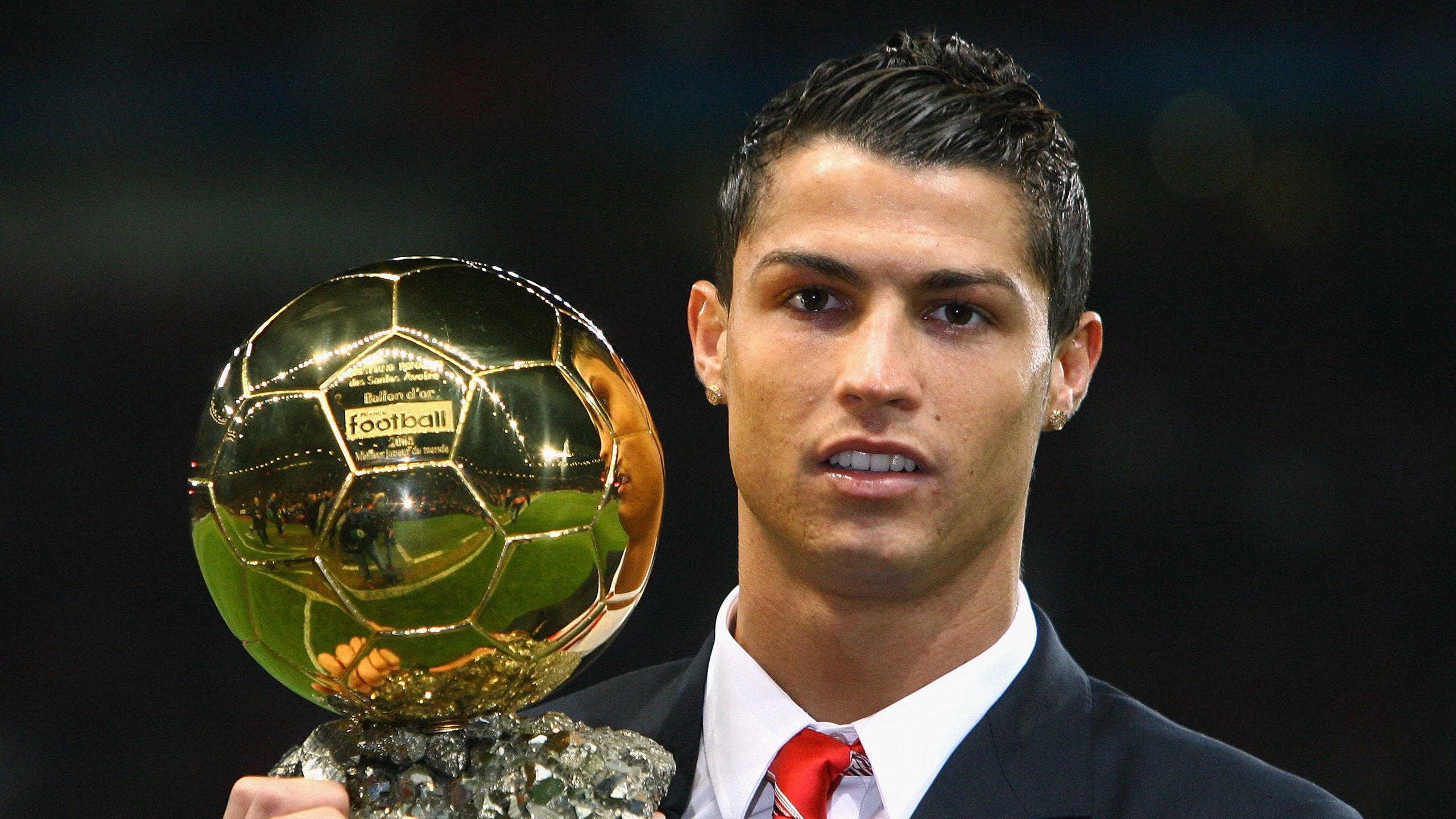 APP下载 LY Sports-国际滑雪赛季来临，最新滑雪装备提升运动员寒冷天气表现，滑雪比赛2021