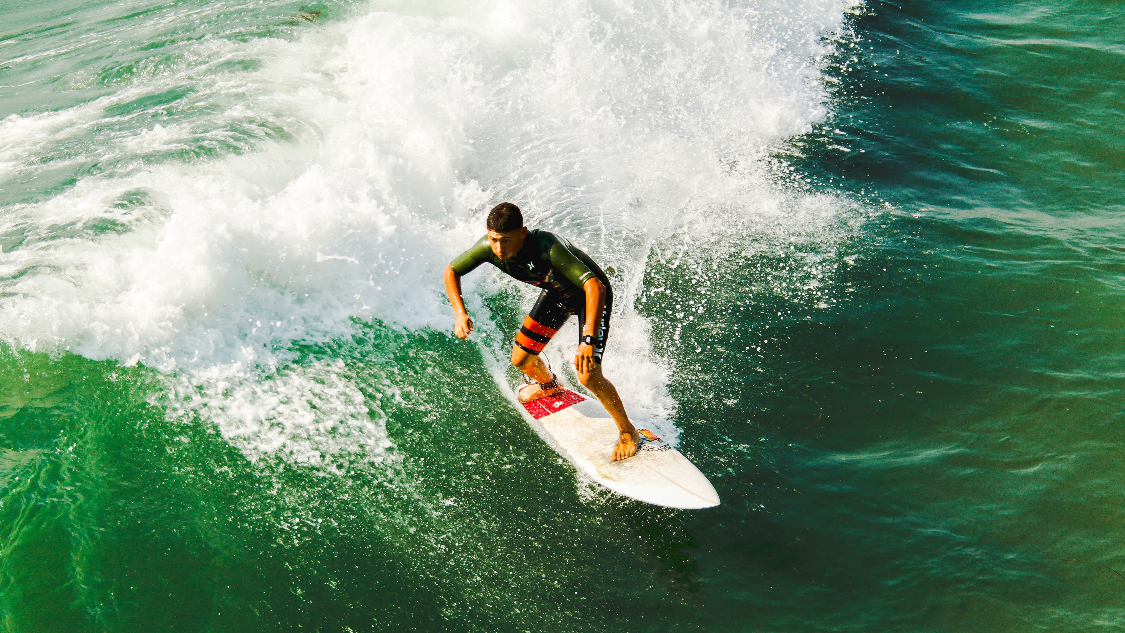 Leyu Sport下载-勇士队新人表现抢眼，期待未来更多惊喜，勇士队队员新阵容